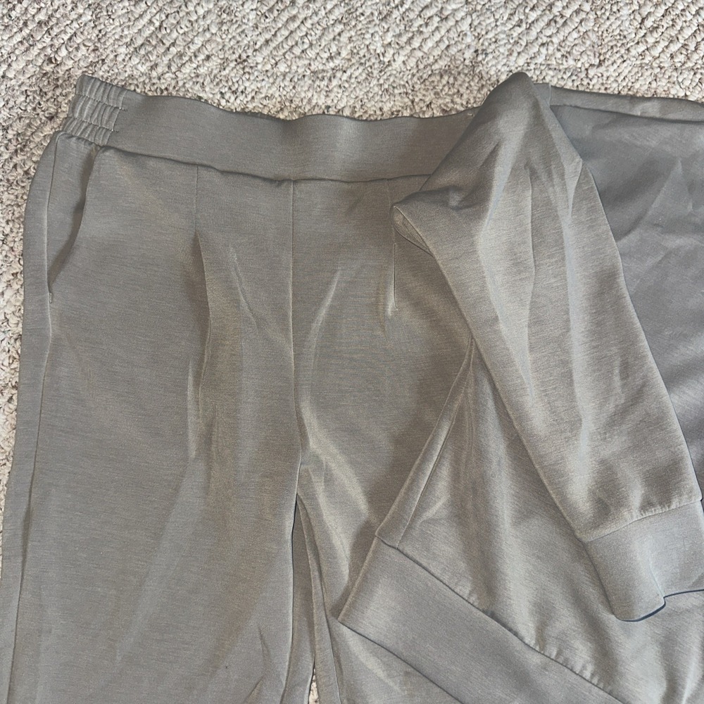 Womens Avia 2 piece Tan sweatsuit 1/2 zip shirt (small 4-6) pleated pants XS - Picture 3 of 6